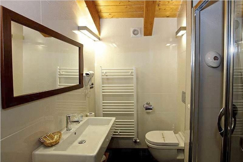 Hotel Restaurante Revestido Escalona Zewnętrze zdjęcie