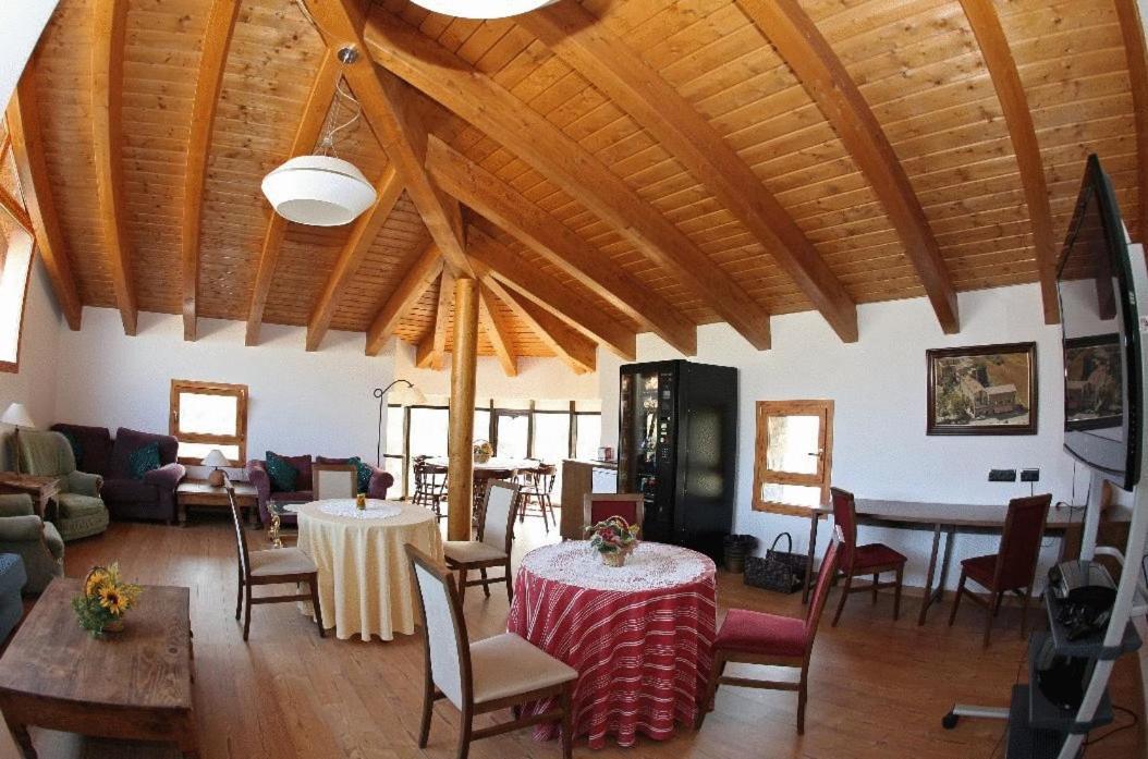 Hotel Restaurante Revestido Escalona Zewnętrze zdjęcie